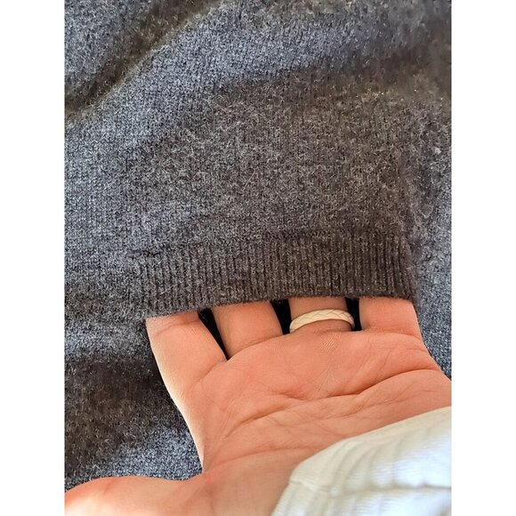 Vince Womens 100% Cashmere Gray Button-Front Sleeveless Vest Pockets Size M Nice - Picture 5 of 9